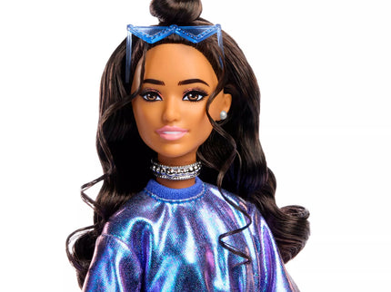 BARBIE DELUXE FASHIONISTAS brunette doll (JFP42)