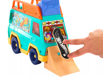 HOT WHEELS Skateboarder Van Playset, Inspired by Tony Hawk (JGG91)