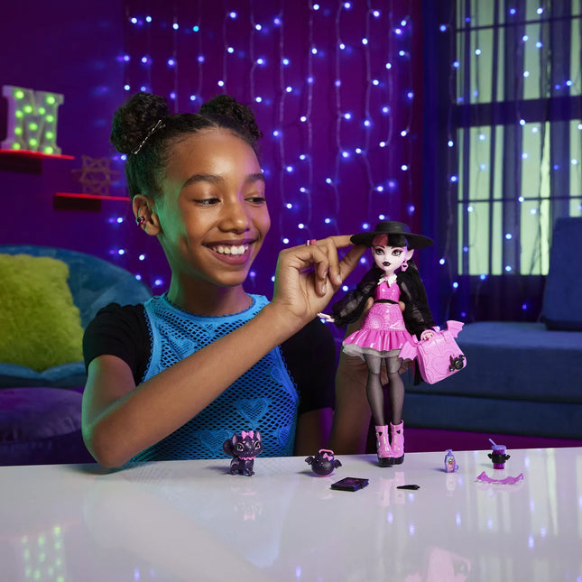 MONSTER HIGH Doll: Draculaura (HRP64)