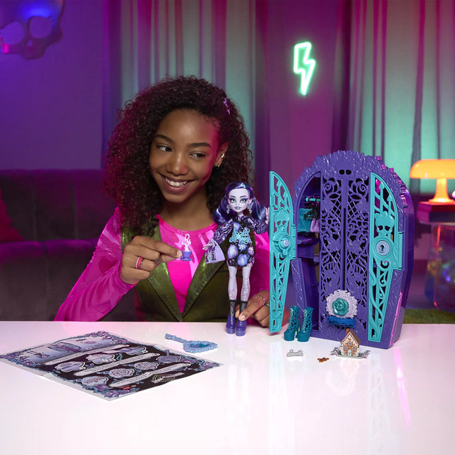 MONSTER HIGH SKULLTIMATES Surprise Set - Twyla, Midnight Garden Series (HYT74)