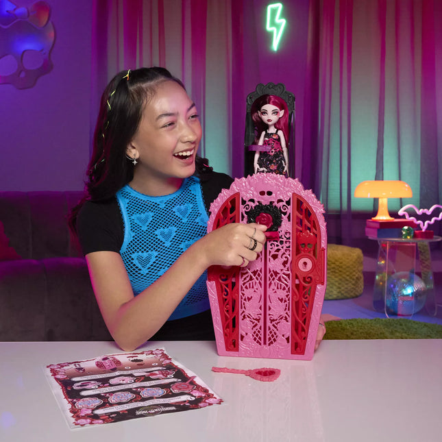 MONSTER HIGH SKULTIMATES Surprise Set - Draculaura, Midnight Garden Series (HYT72)