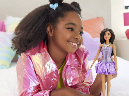 BARBIE madistė pūsta violetine suknele (HYT92)