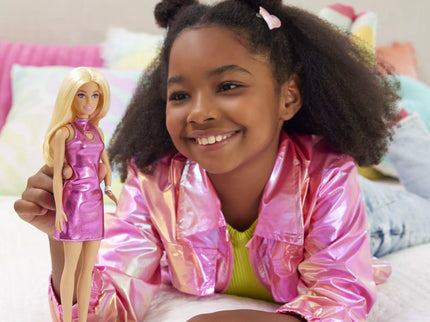 BARBIE Fashionista in a Glittering Pink Dress (HYT88)