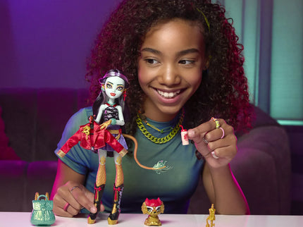 MONSTER HIGH lėlė – Jinafirė (HYV58)