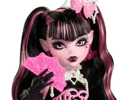 MONSTER HIGH SWEET BIRTHDAY lėlė – Drakulaura (JBG74)