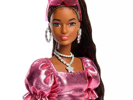 BARBIE DELUXE FASHIONISTAS tamsiaplaukė lėlė (JFP41)