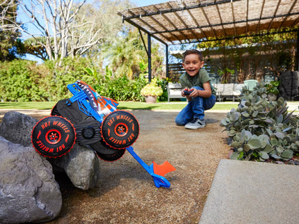 HOT WHEELS MONSTER TRUCKS RC Tiger Shark (JFR39)