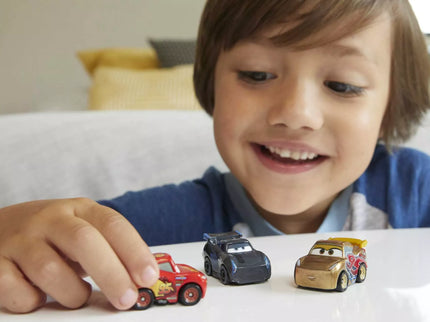 CARS trijų automodeliukų rinkinys – Mini lenktynininkas (GKG01)