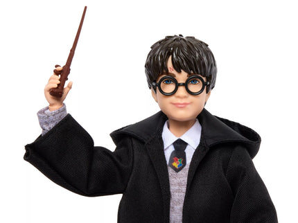 HARRY POTTER lėlė – Haris Poteris ir mago skrybėlė (HND78)