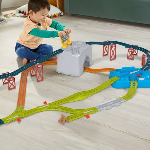 THOMAS AND FRIENDS Track Set in a Box (HNP81)