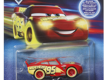 CARS šviečiantis tamsoje automodeliukas (HPG76)