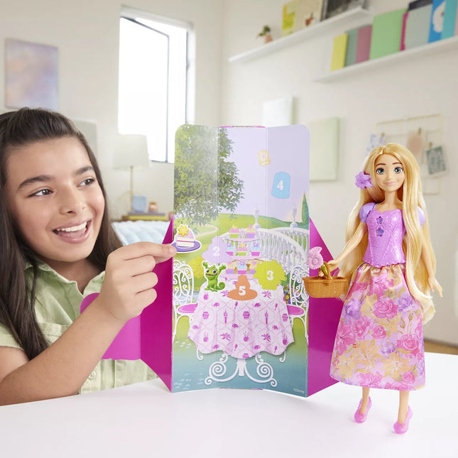 DISNEY PRINCESS SPIN and REVEAL Rapunzel Surprise Set (HTV86)