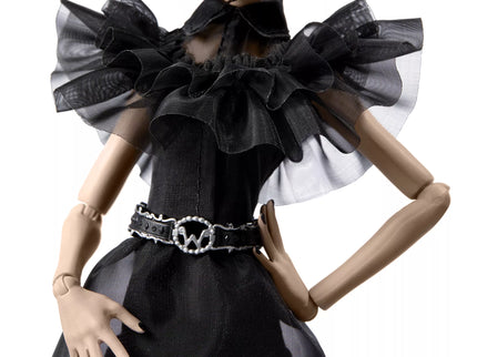 MONSTER HIGH X WEDNESDAY lėlė Trečiadienė juoda suknele (HXJ03)