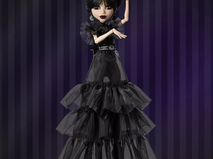 MONSTER HIGH X WEDNESDAY lėlė Trečiadienė juoda suknele (HXJ03)