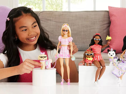 BARBIE TWINNING LOOKS Dark-Haired Doll and Puppy Set (JFP38)