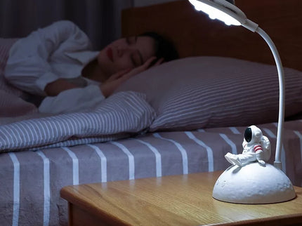 LED šviestuvas "Astronautas"