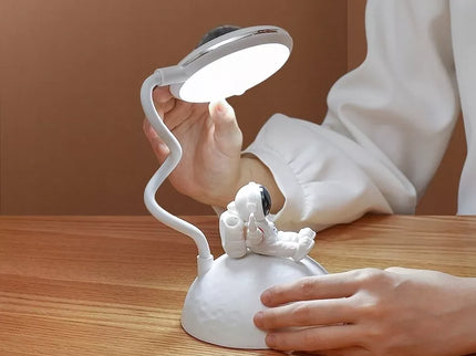 LED šviestuvas "Astronautas"