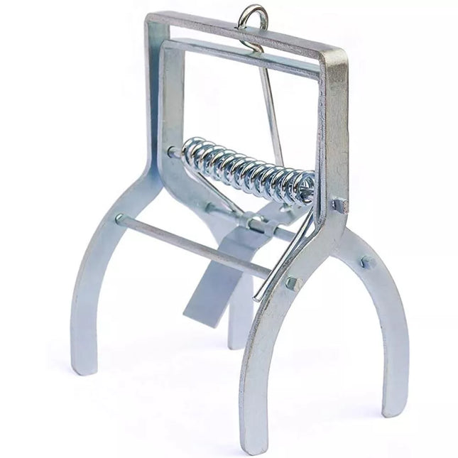 Metal traps for moles