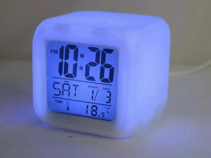 Spalvas keičiantis elektroninis laikrodis